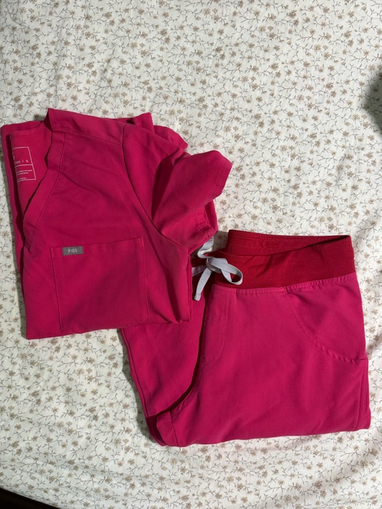 Figs Other - Figs Women's Scrub Set in Hot Pink